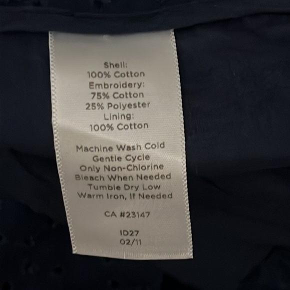 Talbots 100% Cotton Fully Lined Navy Blue Eyelet Chino short size 8 - Picture 6 of 8